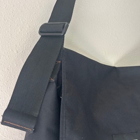 Vintage Nike center swoosh messanger bag 2005 Y2K Laptop crossbody pockets - Picture 14 of 16